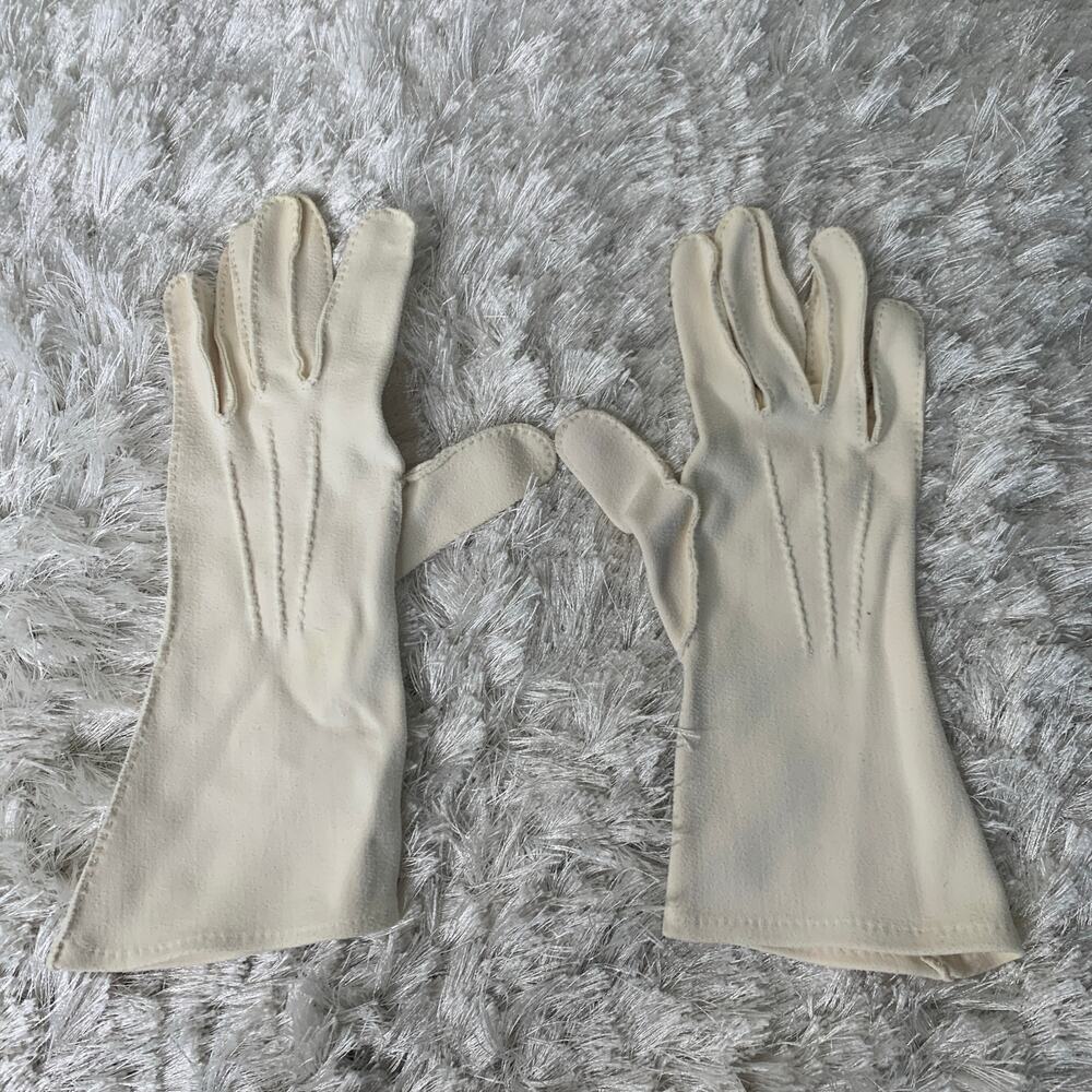 50s 60s White Cream Gloves Raised Detail OSFM